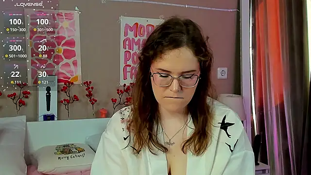 Snapshot of KristinaMay chatting on 06.16.26 KristinaMay online show from 06.16.26