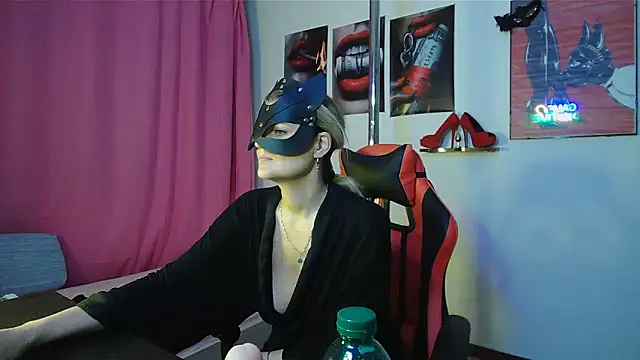 Snapshot of LolaSelvaggia chatting on 06.09.26 LolaSelvaggia online show from 06.09.26