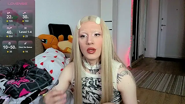 Snapshot of Chloecherry chatting on 06.06.26 Chloecherry online show from 06.06.26