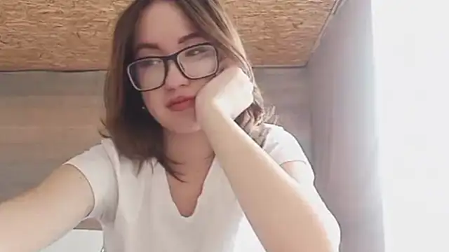 Snapshot of OliviaMoment chatting on 05.30.26 OliviaMoment online show from 05.30.26