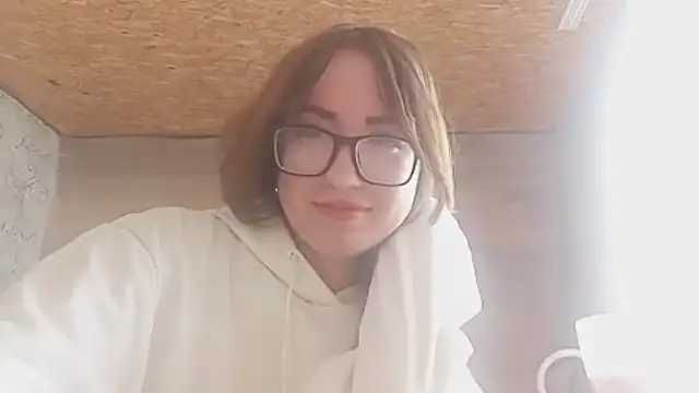 OliviaMoment online show from 06.11.26