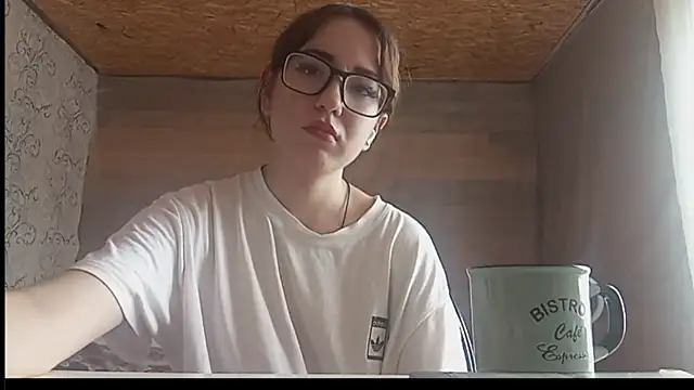 OliviaMoment online show from 07.06.26