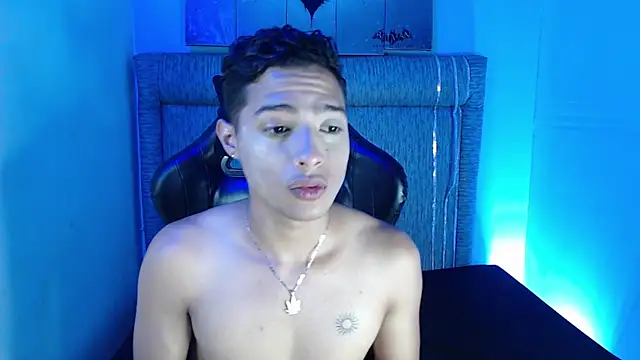 Yuztin little  online show from 06.08.26