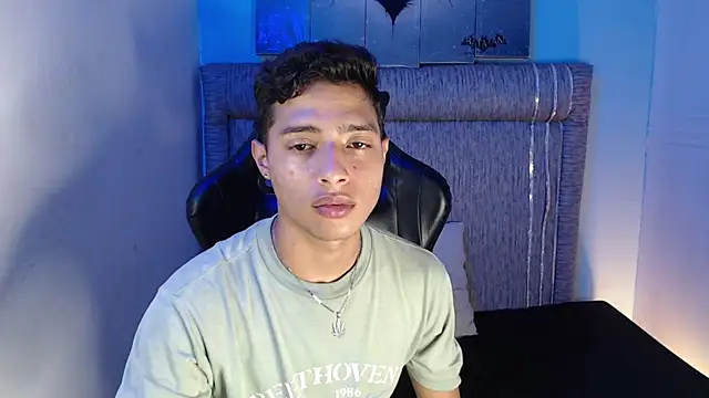 Yuztin little  online show from 06.09.26
