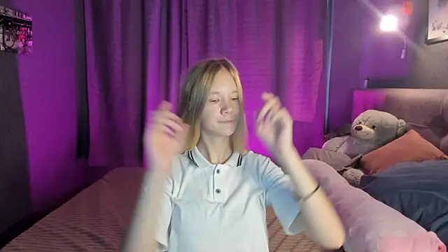 Snapshot of Asya_Almost chatting on 06.18.26 Asya Almost online show from 06.18.26