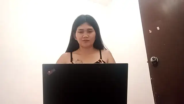 Snapshot of RefugiaHoag chatting on 05.31.26 RefugiaHoag online show from 05.31.26
