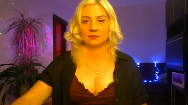 LunaaKiss online show from 06.12.26