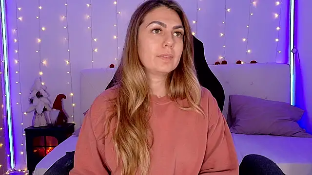 LindaWhite  online show from 12.14.25