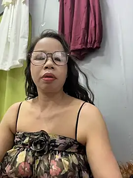 Snapshot of honghong_mother chatting on 07.13.26 honghong mother online show from 07.13.26