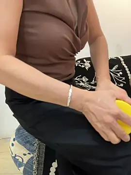 Snapshot of honghong_mother chatting on 07.16.26 honghong mother online show from 07.16.26