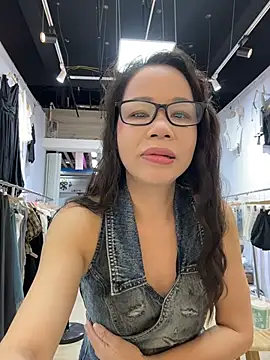 Snapshot of honghong_mother chatting on 07.21.26 honghong mother online show from 07.21.26