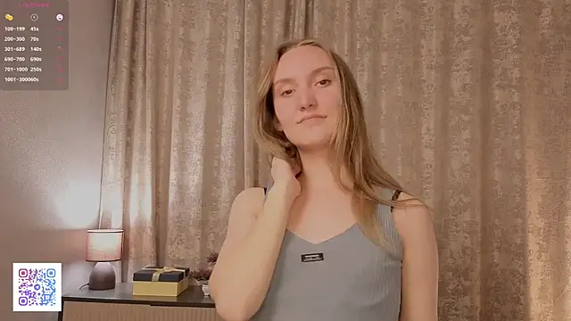 Snapshot of JenevaLitalien chatting on 06.25.26 JenevaLitalien online show from 06.25.26