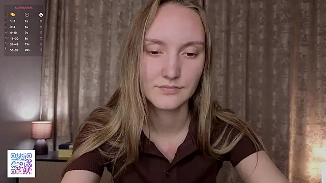 Snapshot of JenevaLitalien chatting on 06.27.26 JenevaLitalien online show from 06.27.26