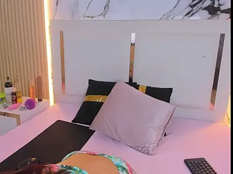 GraceAlexa22 online show from 06.25.26