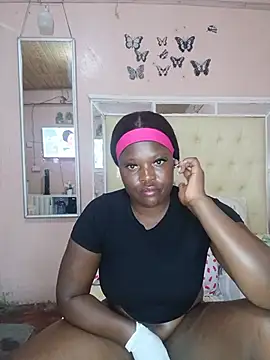 Snapshot of debbiediva chatting on 06.08.26 debbiediva online show from 06.08.26