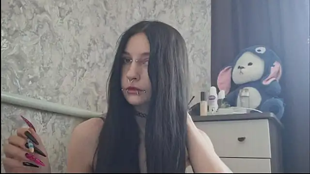 KrissyHiott online show from 05.31.26