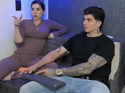 Snapshot of latin_couple04 chatting on 06.01.26 latin couple04 online show from 06.01.26