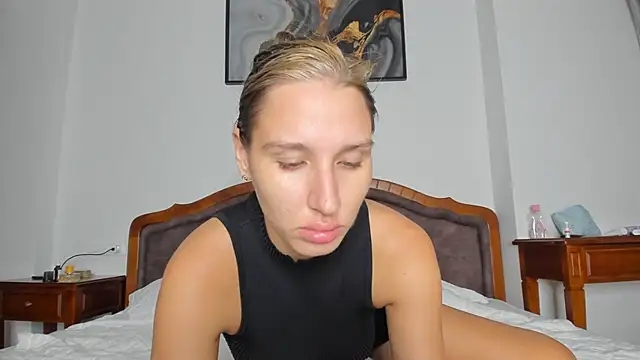 Snapshot of SofiClimbing chatting on 10.11.25 SofiClimbing online show from 10.11.25