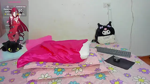 Snapshot of Sakura_moon_ chatting on 06.17.26 Sakura moon online show from 06.17.26
