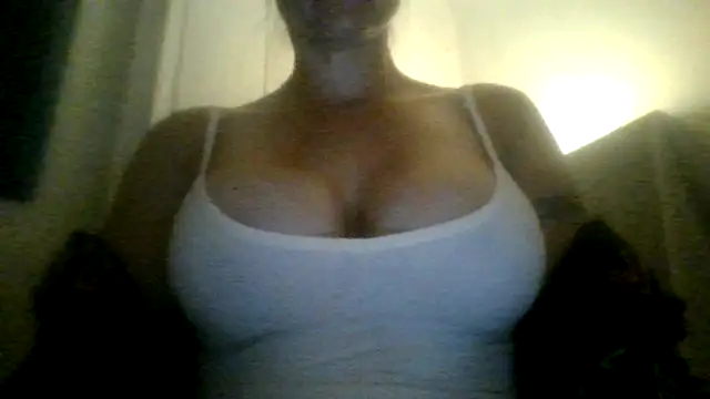 Snapshot of Miacarter1234 chatting on 06.22.26 Miacarter1234 online show from 06.22.26