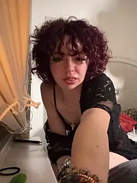 Snapshot of petitewhitebaee chatting on 07.04.26 petitewhitebaee online show from 07.04.26