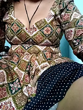 Snapshot of hey_darling_ chatting on 07.18.26 hey darling online show from 07.18.26