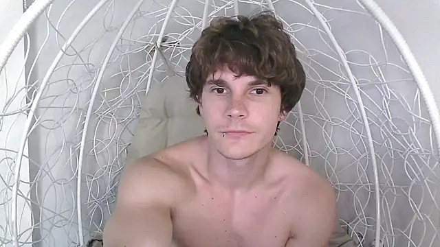 Snapshot of Eric_Crush chatting on 07.16.26 Eric Crush online show from 07.16.26
