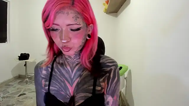 Snapshot of Nickidoll66_ chatting on 07.01.26 Nickidoll66 online show from 07.01.26