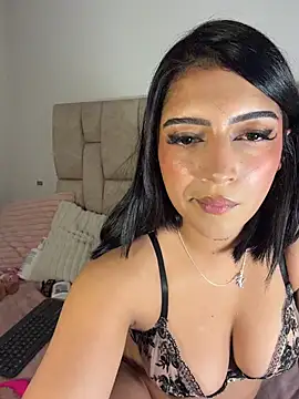 Snapshot of Nicolegh_ chatting on 07.19.26 Nicolegh online show from 07.19.26
