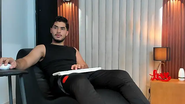 Snapshot of luciano_vitale chatting on 07.16.26 luciano vitale online show from 07.16.26