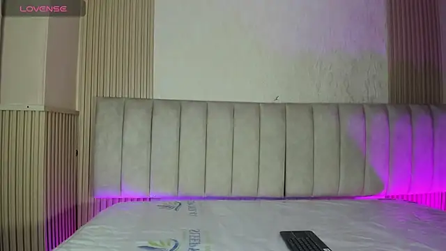 julimonroe  online show from 07.02.26