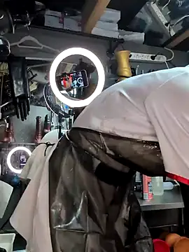 Snapshot of Caromimi18 chatting on 10.28.25 Caromimi18 online show from 10.28.25