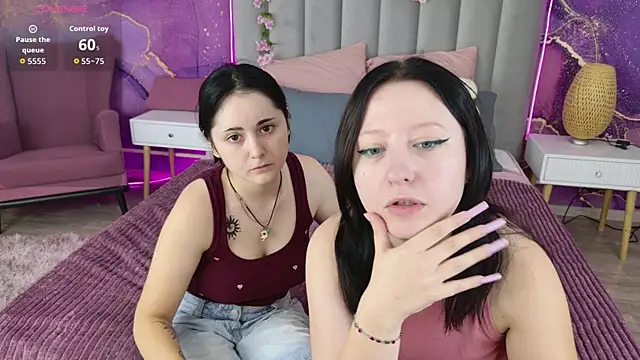 Snapshot of RuthHalll chatting on 07.18.26 RuthHalll online show from 07.18.26
