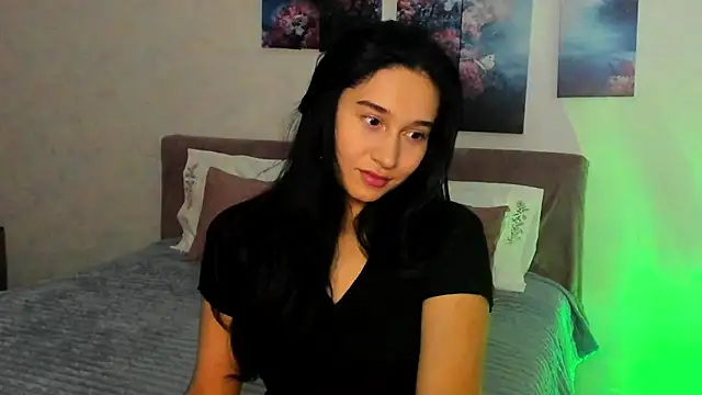 Snapshot of Camilla__Noor chatting on 06.18.26 Camilla Noor online show from 06.18.26