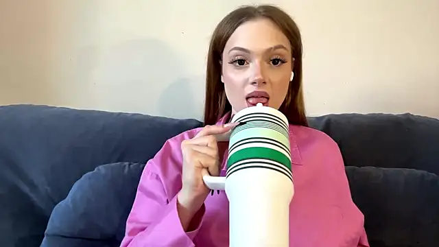 itskylieee online show from 07.06.26