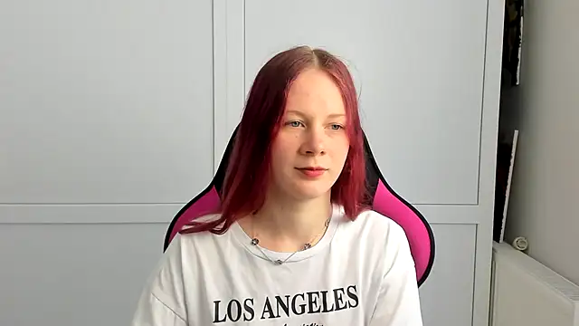 Snapshot of Skylar_spring chatting on 06.20.26 Skylar spring online show from 06.20.26