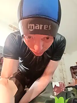 Snapshot of RubberFetischem chatting on 02.18.26 RubberFetischem online show from 02.18.26