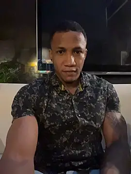 Snapshot of LoganVarela chatting on 07.03.26 LoganVarela online show from 07.03.26