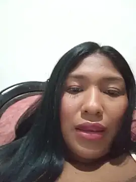 Snapshot of MoonMua chatting on 06.14.26 MoonMua online show from 06.14.26