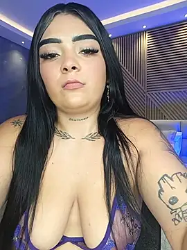 Snapshot of inaya_khalifaa chatting on 06.18.26 inaya khalifaa online show from 06.18.26