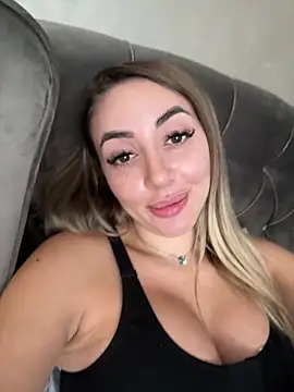 BabesGoWild online show from 10.17.25