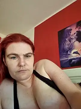 GoldenWifee online show from 06.18.26