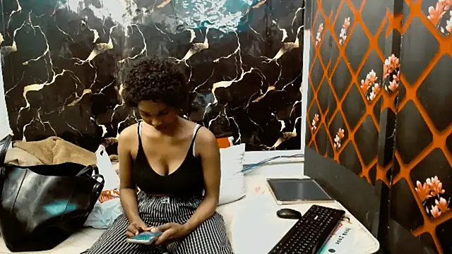 Caramelminxx  online show from 07.08.26