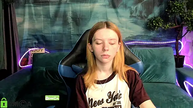 Snapshot of CarolInWonderland chatting on 07.01.26 CarolInWonderland online show from 07.01.26