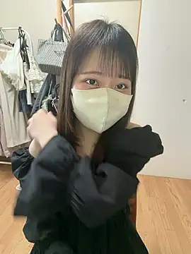 Snapshot of Miiruuu75 chatting on 06.10.26 Miiruuu75 online show from 06.10.26