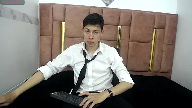 Snapshot of MIA_COINS chatting on 06.10.26 MIA COINS online show from 06.10.26