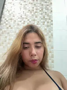Snapshot of Issie_01 chatting on 07.26.26 Issie 01 online show from 07.26.26