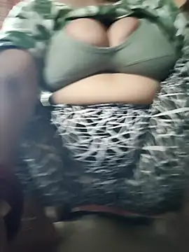Snapshot of Your_Bhabhi69 chatting on 07.17.26 Your Bhabhi69 online show from 07.17.26