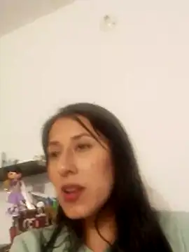 Snapshot of ELY_FE_ chatting on 06.12.26 ELY FE online show from 06.12.26