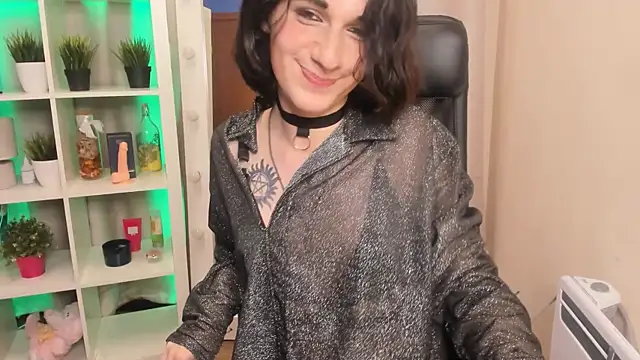 Snapshot of MickeQuinee chatting on 07.01.26 MickeQuinee online show from 07.01.26